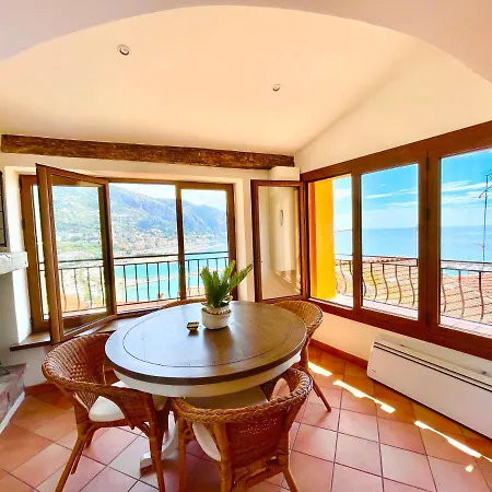 Vieux Chateau, Vue Menton